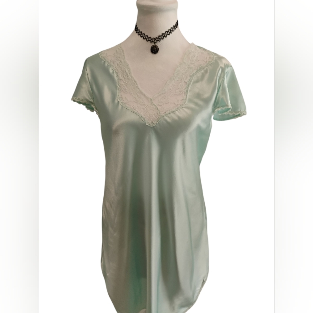 Elegant Lace Trim Satin Nightgown Cinema Etoile